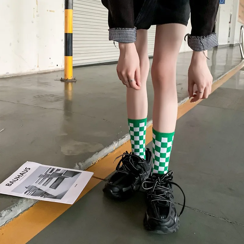 Women Socks Checkboard Harajuku Street Fashion Black White Squares Pattern Plaid Novelty Skateboard Funny Cotton Socks For Girl