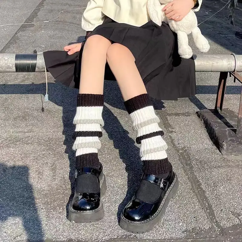 Y2k Goth Lolita Ragazze Scaldamuscoli in maglia a righe carine JK Uniforme Gotica Leggings da donna Ghette Polsini lavorati a maglia al ginocchio Scaldamuscoli